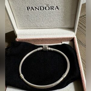 Pandora silver barrel bracelet 7”